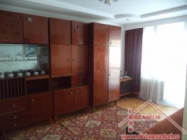 inchiriez-apartament-3-camere-valea-aurie-1