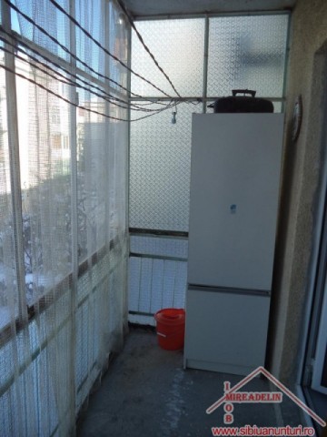 inchiriez-apartament-3-camere-valea-aurie-6