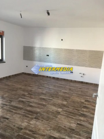 casa-noua-de-vanzare-in-alba-iulia-finisata-cu-teren-540-mp-6