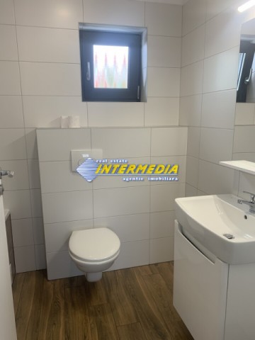 casa-noua-cu-4-camere-de-inchiriat-in-cetate-alba-iulia-finisata-complet-8