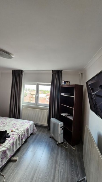 democratiei-2cam-cf1a-dec-34-renovat-partial-80000-euro