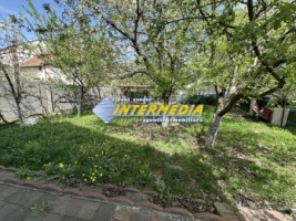 proprietate-cu-2-case-in-curte-cu-teren-700-mp-imprejmuita-cetate-central-curte-pavata-strada-asfaltata-si-toate-utilitatiile-25