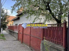 proprietate-cu-2-case-in-curte-cu-teren-700-mp-imprejmuita-cetate-central-curte-pavata-strada-asfaltata-si-toate-utilitatiile-27