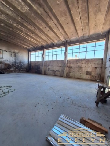 spatiu-de-inchiriat-250-mp-zona-industriala-1