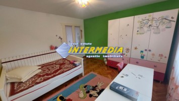 casa-cu-4-camere-mobilata-si-utilata-593-mp-teren-zona-centru-5