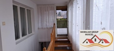 vila-de-vanzare-6-camere-leresti-cu-o-suprafata-de-184-mp-si-teren-intravilan-de-4520-mp-la-pretul-de-105000-euro-negociabil-15