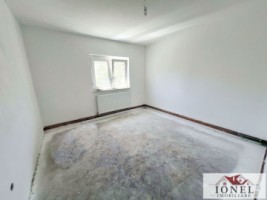 apartament-trei-camere-renovat-cu-garaj-de-vanzare-in-alba-iulia-tolstoi-2