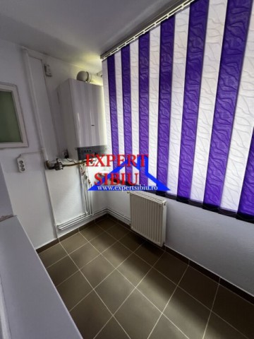 vand-apartament-2-camere-decomandat-zona-vasile-aaron-12