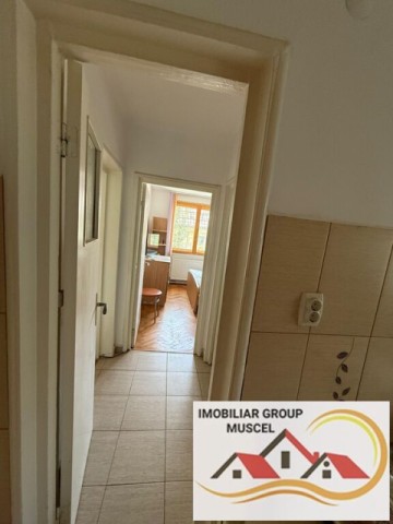 vanzare-apartament-2-camere-cu-balcon-inchis-cu-termopan-intr-o-zona-linistita-flamanda-aproape-de-centrul-orasului-la-pretul-de-42000-euro-negociabil-4