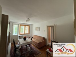 vanzare-apartament-2-camere-cu-balcon-inchis-cu-termopan-intr-o-zona-linistita-flamanda-aproape-de-centrul-orasului-la-pretul-de-42000-euro-negociabil-2