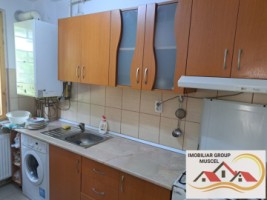 vanzare-apartament-2-camere-cu-balcon-inchis-cu-termopan-intr-o-zona-linistita-flamanda-aproape-de-centrul-orasului-la-pretul-de-42000-euro-negociabil-10