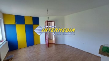 apartament-cu-3-camere-de-inchiriat-la-casa-zona-cetate-5