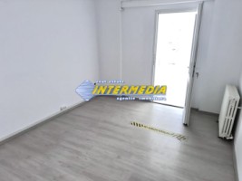 spatiu-de-inchiriat-in-cetate-50-mp-cu-vad-foarte-bun-4