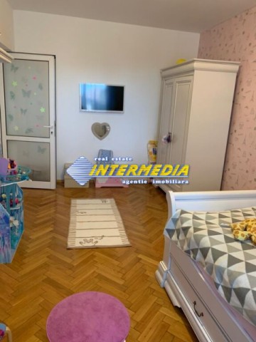 apartament-cu-4-camere-si-boxa-de-inchiriat-in-alba-caroline-7
