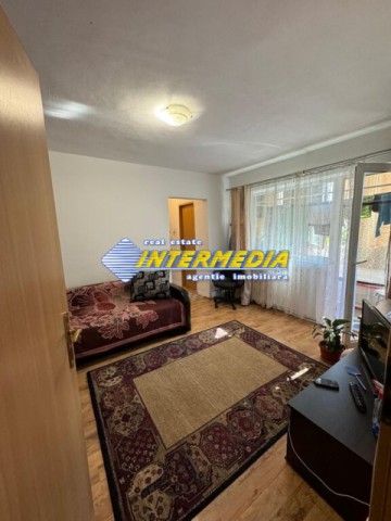 apartament-3-camere-cetate-zona-bulevard-cu-balcon-centrala-si-termopane-0