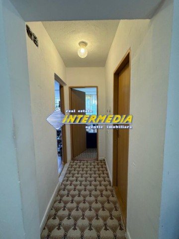 apartament-3-camere-cetate-zona-bulevard-cu-balcon-centrala-si-termopane-7