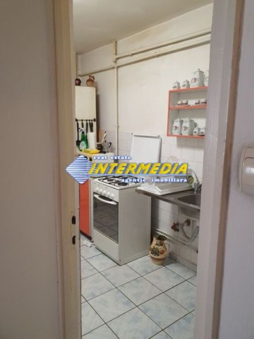 apartament-3-camere-decomandat-de-vanzare-etaj-1-centru-alba-iulia-2