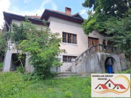 vanzare-vila-interbelica-deosebita-cu-caracter-istoric-in-campulung-muscel-construita-in-1938-de-arhitectul-prager-cu-teren-1450mp-pret-250000-euro-negociabil-15