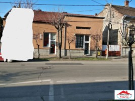 casa-cu-spatii-comerciale-si-locuinta-zona-centrala