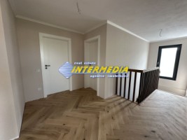 casa-noua-p1-cu-550-mp-teren-3-bai-4-dormitoare-garaj-finisata-interior-si-mobila-bucatarie-in-ighiu-24