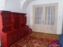 inchiriez-apartament-3-camera-la-casa-zona-ultracentrala-6