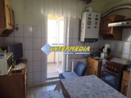 apartament-2-camere-decomandat-54-mp-etaj-2-cetate-stadion-1