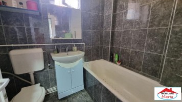 casa-solida-situata-semicentral-cu-acces-auto-163000-euro-10