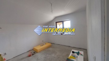 casa-noua-pe-cu-450-mp-teren-si-toate-utilitatiile-in-alba-iulia-4