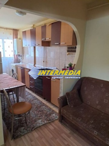 garsoniera-32-mp-de-vanzare-etaj-2-alba-iulia-mobilata-1