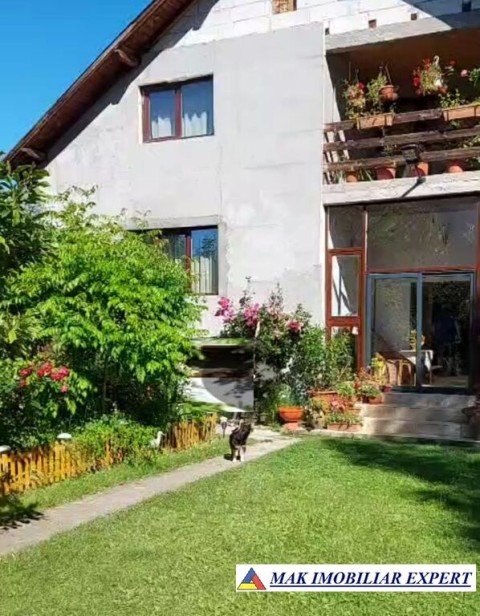 vand-casa-7-camere-teren-900-mp-in-campulung-muscel-arges