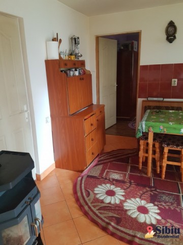 casa-cu-3-camere-si-gradina-de-vanzare-in-avrig-9