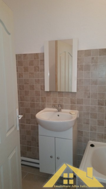 casa-cu-3-camere-de-vanzare-centru-3