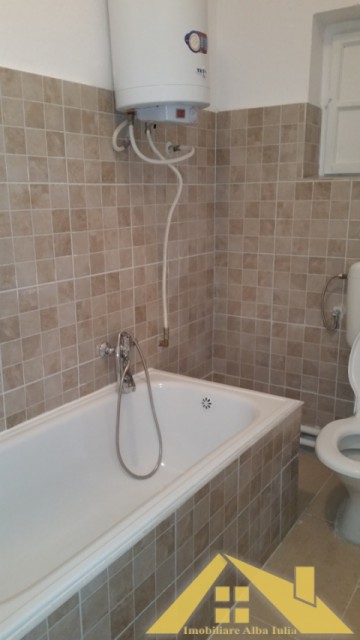 casa-cu-3-camere-de-vanzare-centru-5