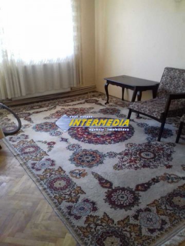 de-vanzare-apartament-3-camere-in-alba-iulia-zona-cetate-bulevard-1