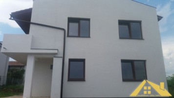 de-vanzare-casa-in-spatele-pietii-in-cetate