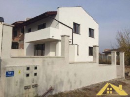 de-vanzare-casa-in-spatele-pietii-in-cetate-2