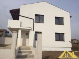 de-vanzare-casa-in-spatele-pietii-in-cetate-3