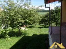 de-vanzare-casa-la-tara-1