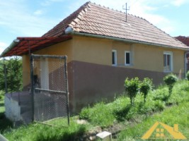 de-vanzare-casa-la-tara