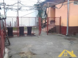 de-vanzare-2-case-la-pret-de-una-in-centru-3