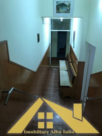 de-vanzare-2-case-la-pret-de-una-in-centru-10
