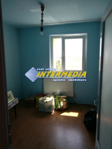 apartament-cu-3-camere-cetate-etaj-intermediar-1