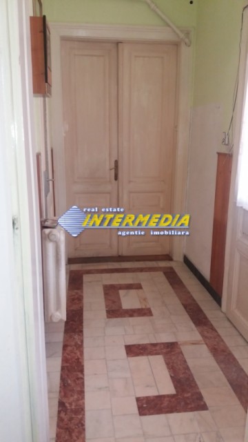 casa-cu-2-camere-de-vanzare-in-centru-3