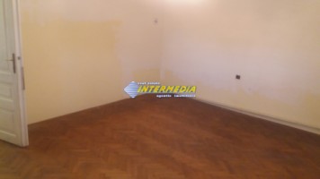 casa-cu-2-camere-de-vanzare-in-centru-9
