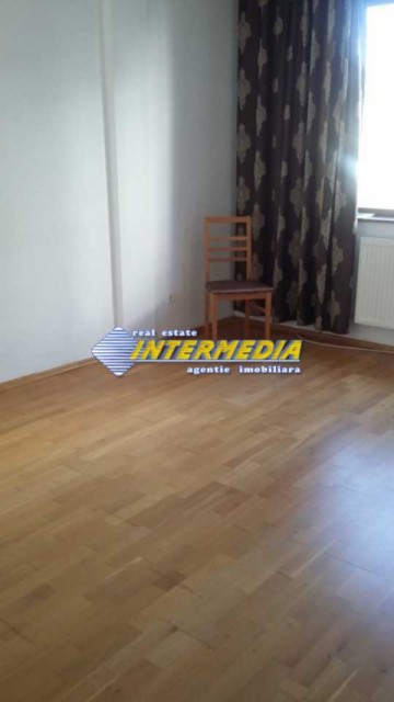 apartament-3-camere-de-inchiriat-cetate-5