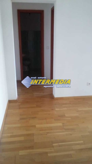 apartament-3-camere-de-inchiriat-cetate-7