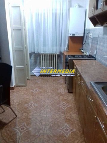 apartament-3-camere-de-inchiriat-in-alba-iulia-zona-cetate-7