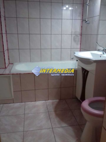 apartament-3-camere-de-inchiriat-in-alba-iulia-zona-cetate-10