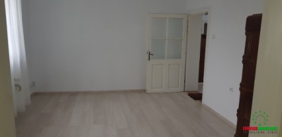 casa-cu-5-camere-decomandate-de-vanzare-in-sibiu-zona-lupeni-3