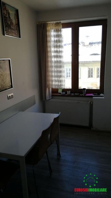 apartament-3-camere-de-vanare-in-sibiu-ultracentral-4